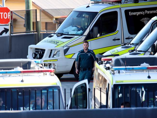 Queensland Hospitals are currently under pressure from the latest cover variant, flu and the medical emergencies. Ambulance ramping at the PA Hospital (Princess Alexandra Hospital) Woolloongabba Tuesday 26th July 2022 Picture David Clark