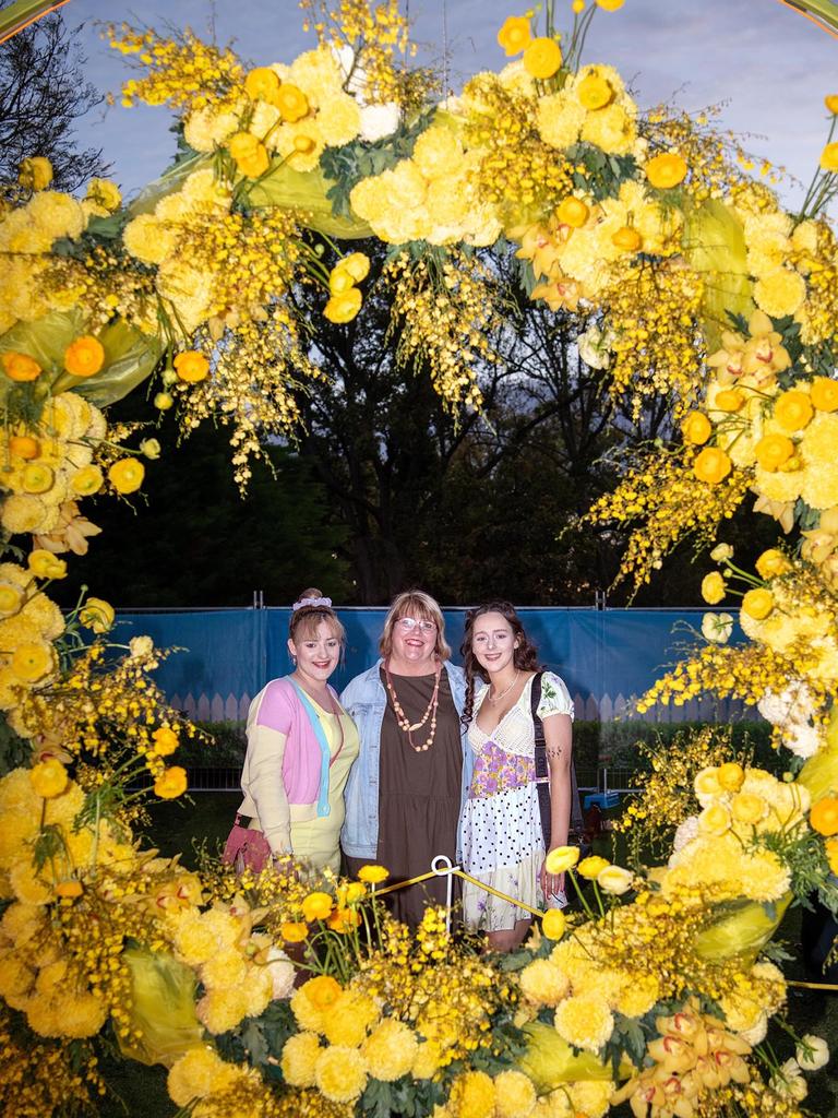 Grace, Meredith and Charlotte Earley. Festival of Food and Wine, Queens Park, Toowoomba Carnival of Flowers. Saturday September 10, 2022 Picture: Bev Lacey
