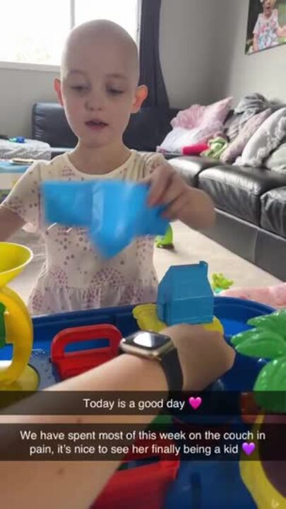 Ballarat girl Nora Seeary, 5, playing with mum Dana.