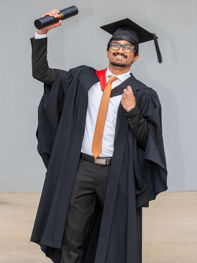 Shanuka Yohan Jayasiri graduates with a Bachelor of Information Technology. UniSQ graduation ceremony at Empire Theatre. Wednesday, June 28, 2023