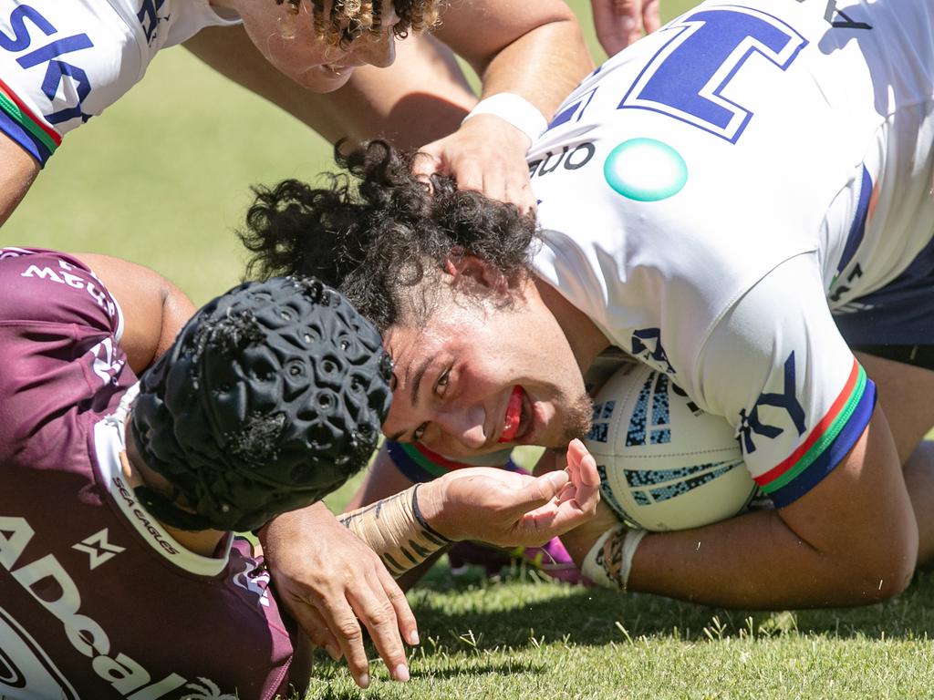 Hiraka Waitai-Haenga scores a try. Picture: Julian Andrews