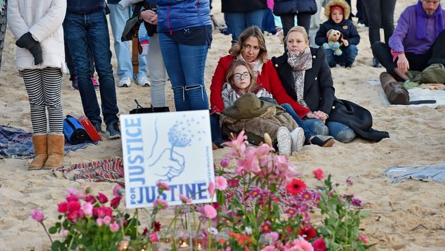 Sunrise vigil for Justine Ruszczyk at Freshwater Beach. Picture: AAP / Troy Snook