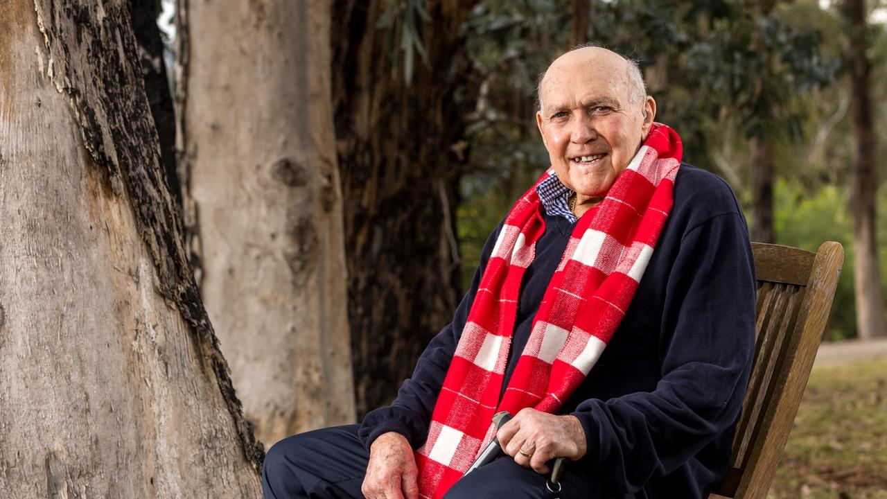 Bob Skilton has been elevated to a Legend of Australian Sport by the Sport Hall of Fame. Picture: Hamish Blair