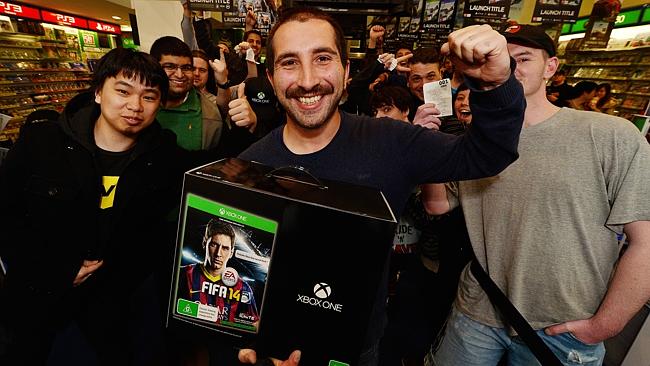 Fans flock to stores for Xbox launch