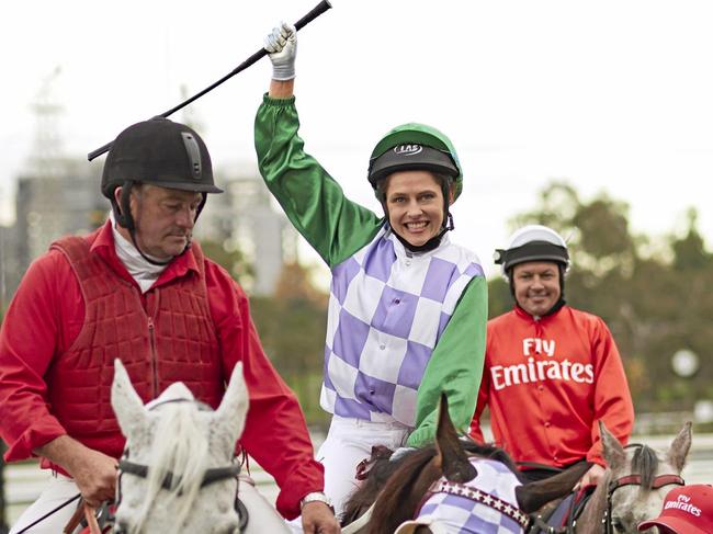 Teresa Palmer as Michelle Payne in a scene from Ride Like A Girl.