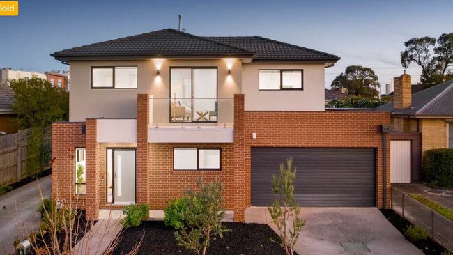 1/6 Champion Street, Doncaster East, sold for $1.055m in November last year.