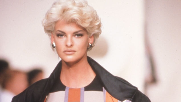 Linda Evangelista walks the runway at Paris Fashion Week in 1991 in Paris. Picture: Getty