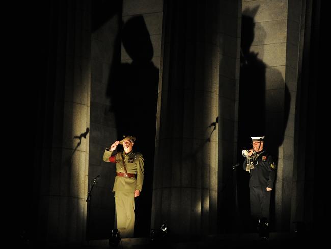 It was a solemn start to Anzac Day services at the Shrine of Remembrance in Melbourne. Picture: Andrew Henshaw