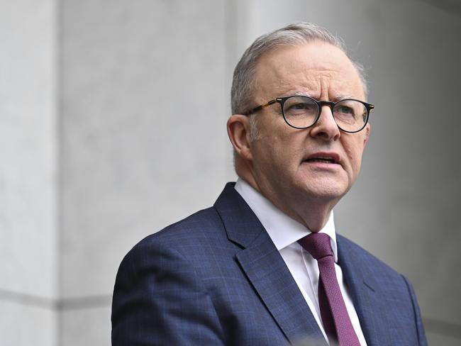 CANBERRA, AUSTRALIA  - NewsWire Photos - November 6, 2024: Prime Minister Anthony Albanese and Michelle Rowland hold a press conference at Parliament House in Canberra. Picture: NewsWire / Martin Ollman