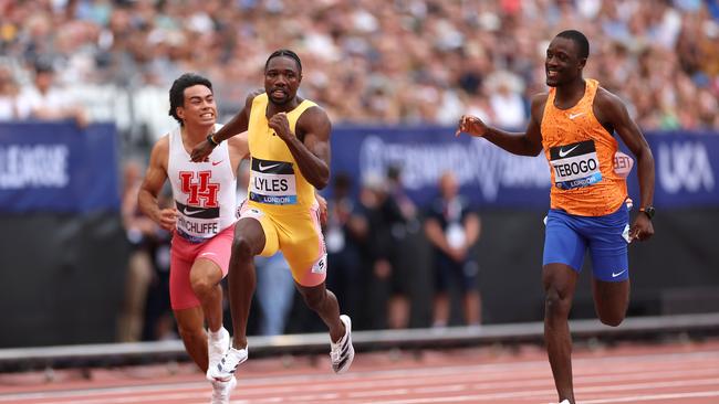 LONDON, ENGLAND - JULY 20: Noah Lyles of the United States wins the mens 100m final during the London Athletics Meet, part of the 2024 Diamond League at London Stadium on July 20, 2024 in London, England. (Photo by Michael Steele/Getty Images)