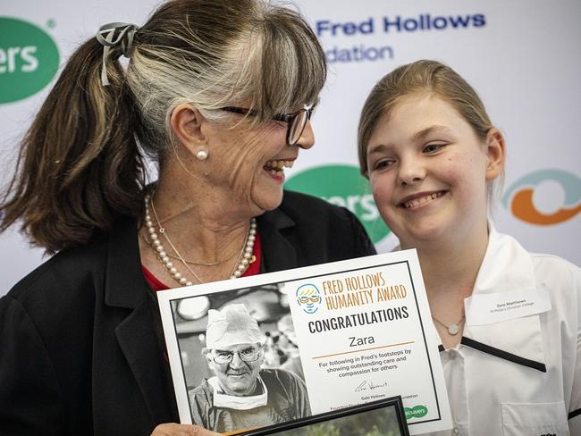 Gabi Hollows presents Zara Matthews with her Fred Hollows Foundation Humanitarian Award in Sydney last year. Photo credit: Michael Amendolia