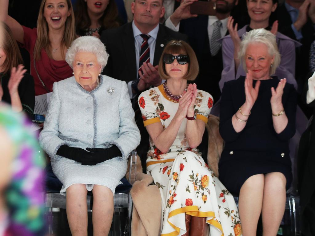 The late Queen Elizabeth with the Vogue editor at London Fashion Week in 2018. Picture: Yui Mok/Pool/AFP