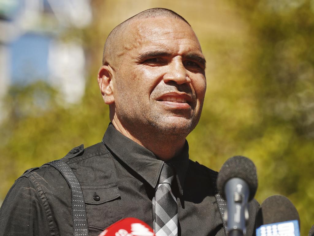 Anthony Mundine menghadapi pengadilan atas tuduhan pelanggaran topeng Bunnings: pembatasan Covid-19
