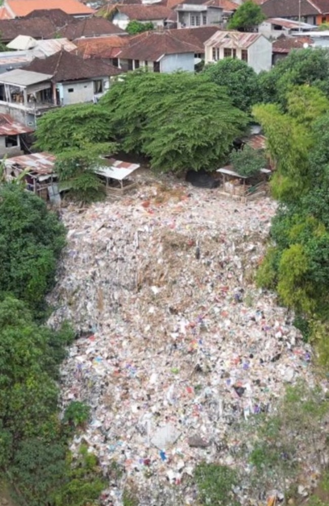 Indonesia is among the worst contributors to plastic pollution, with 200,000 tonnes of plastic washing into the ocean. Picture: Instagram/garybencheghib