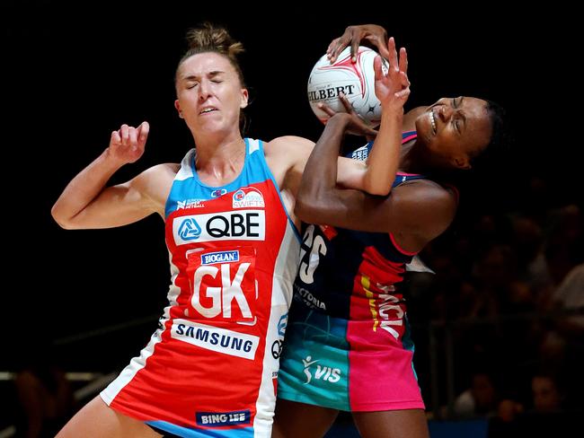 Super Netball, Vixens v Swifts at Hisense Arena , 4th March, Melbourne Australia. Swifts Sarah Klau can't stop Vixens Mwai Kumwenda Picture : George Salpigtidis