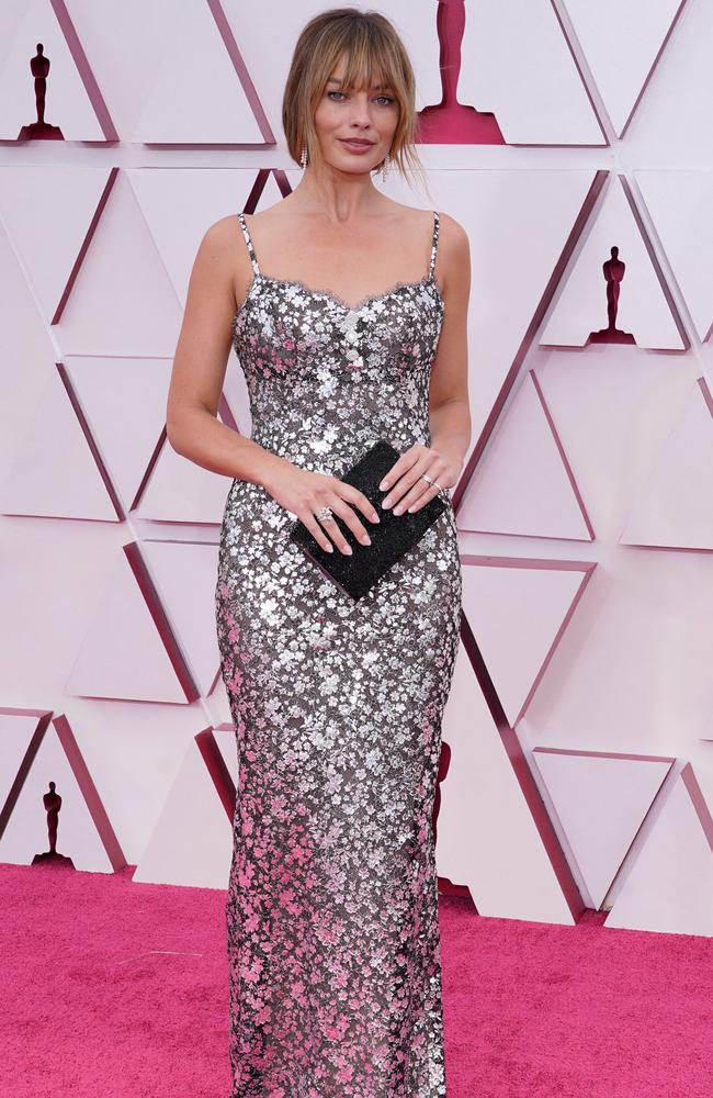 Robbie stunned with brand new blunt bangs at the Oscars this year. Picture: AFP.