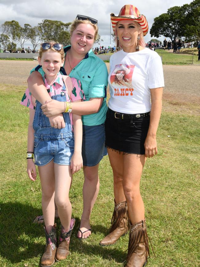 Emma Russell, Cheyanne Peterson and Melissa Houston. Meatstock Festival, Toowoomba showgrounds. April 2022