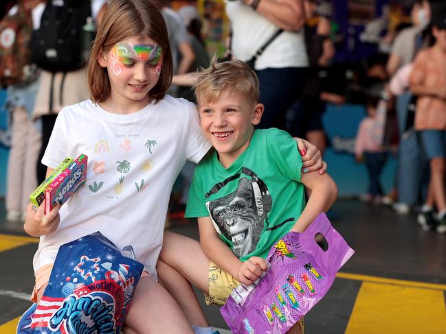 Alannah (9) and Leo (6) Stafford with their show bags. Jane Dempster/The Sunday Telegraph.