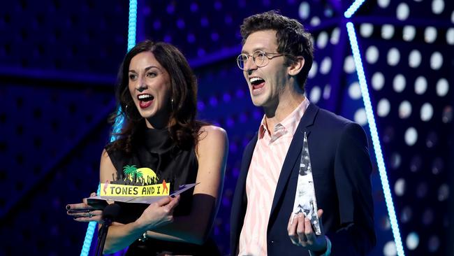 Triple J's Veronica and Lewis present the ARIA Award for Best Independent Release (not Paul Kelly). Picture: AAP