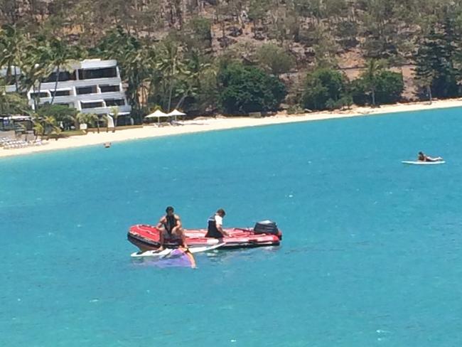 Tim ‘The Bachelor’ Robards attempting to erect his sail. Pic: Supplied