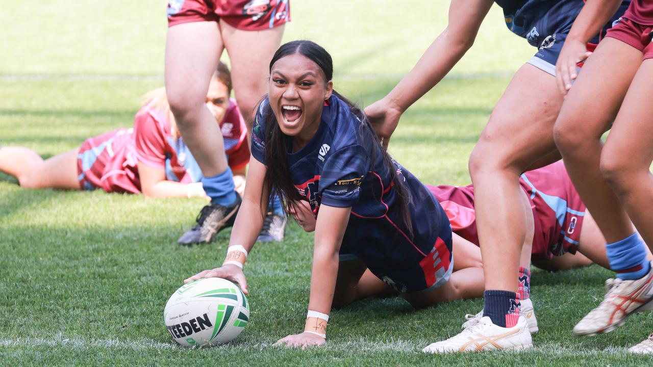 Mabel Park SHS’s Nazlyn Waaka-Rhind scores in last year’s grand final. Photo: Tim Pascoe