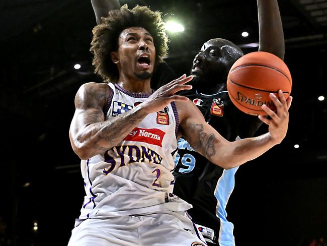 WELLINGTON, NEW ZEALAND - DECEMBER 07: Jaylen Adams of the Kings shoots the ball during the round 11 NBL match between New Zealand Breakers and Sydney Kings at TSB Bank Arena, on December 07, 2024, in Wellington, New Zealand. (Photo by Masanori Udagawa/Getty Images)