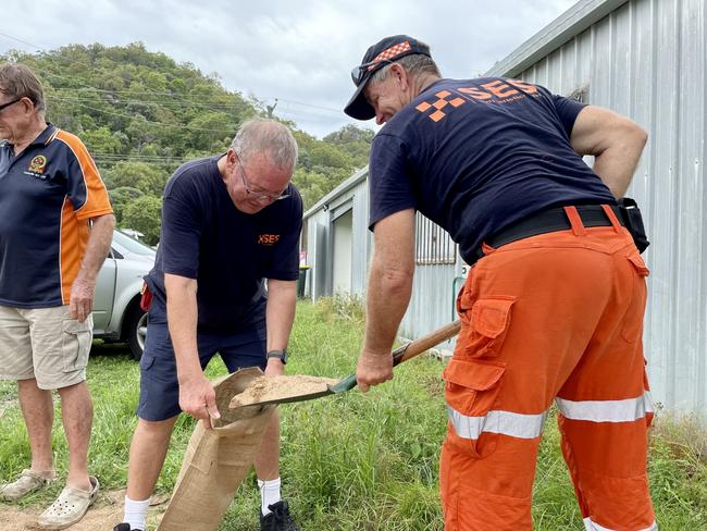 SES helping residents fill sandbags on Magnetic Island in preparation for potential Tropical Cyclone Kirrily.