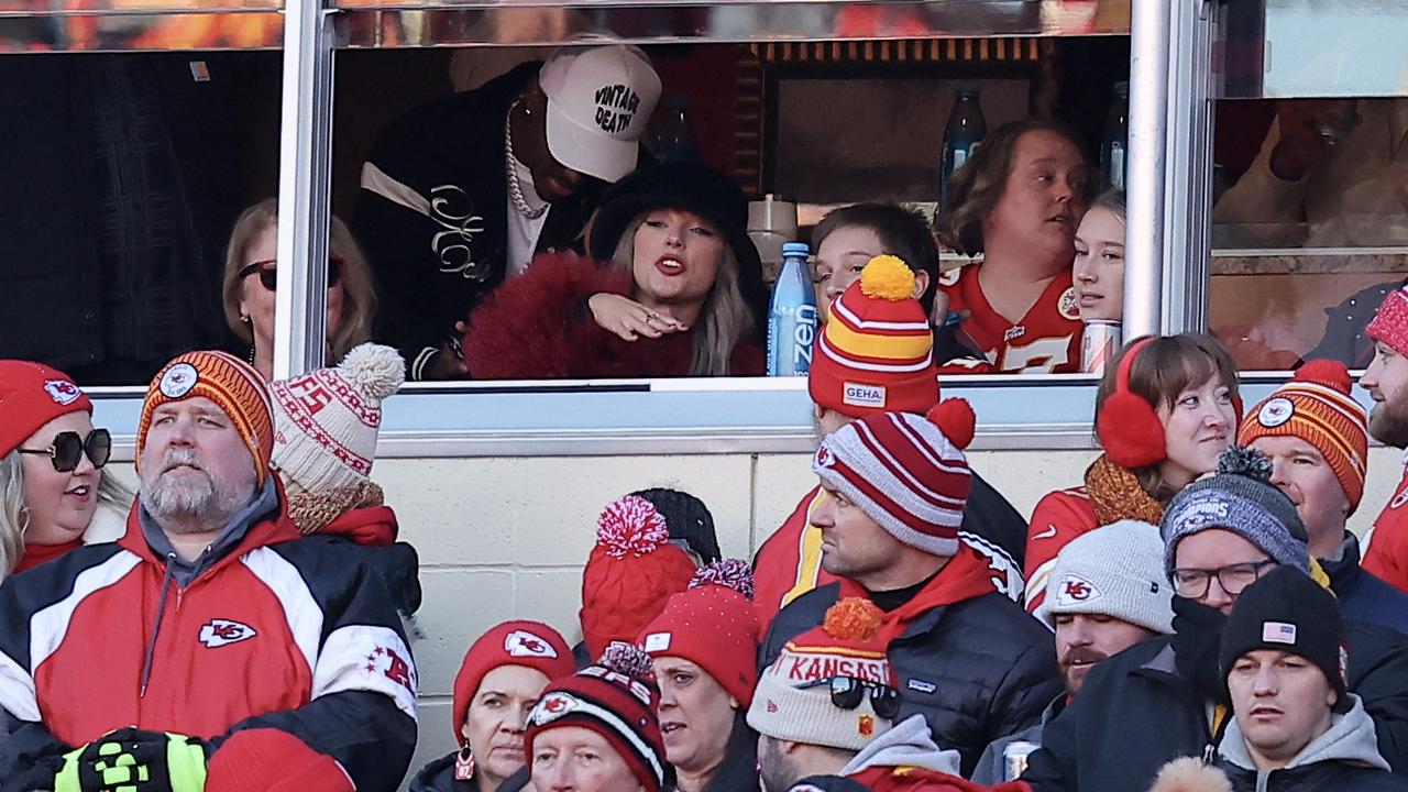 Taylor Swift reacts during the Kansas City Chiefs’ clash with the Houston Texans in Kansas City, Missouri. Photo by David Eulitt / GETTY IMAGES NORTH AMERICA.