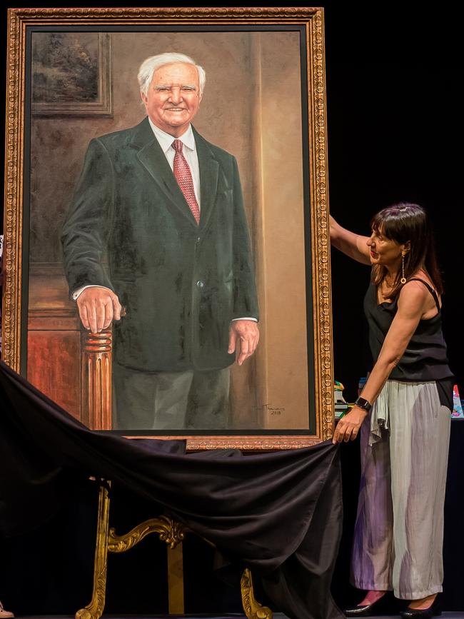 International Grammar School unveiled a portrait of Prof Reg St Leon at the school’s speech night in December 2018.