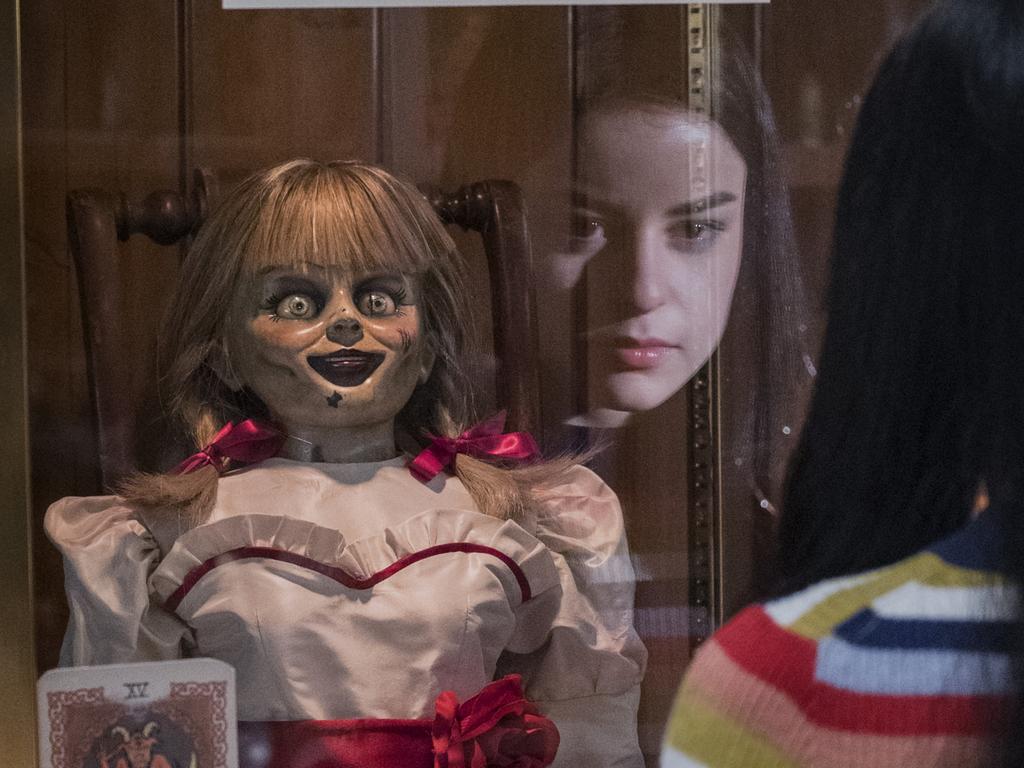 A scene from Annabelle Comes Home.