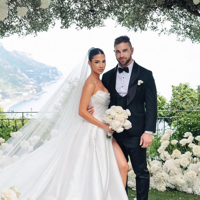 Rachel Dillon and Tobi Pearce tie the knot in Italy. Picture: Instagram.