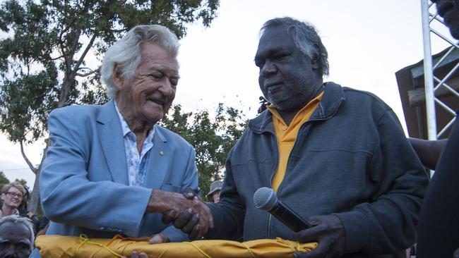 The Yunupingu family have welcomed the awarding of Australia Day honours to the late Yolngu leader, Dr Galarrwuy Yunupingu AC. Pictured with former Prime Minister Bob Hawke in 2014. Picture: Peter Eve / Yothu Yindi Foundation