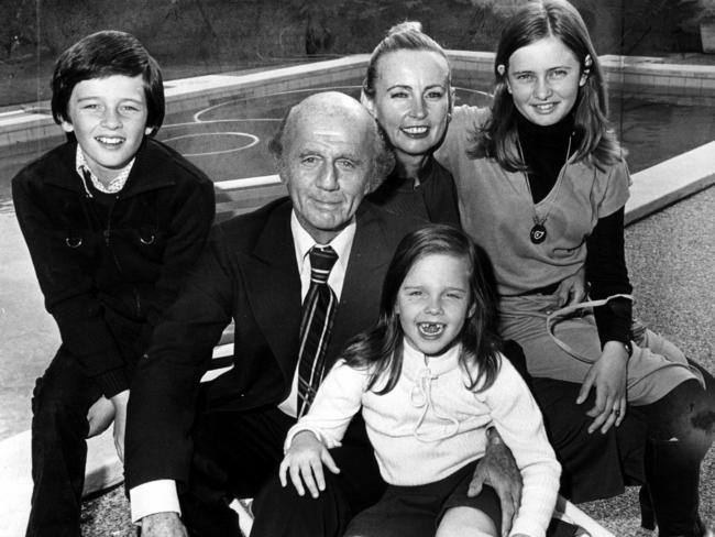 The McMahon family, (from left) Julian, father Sir William, Lady Sonia, Debbie and Melinda by the pool of their Sydney home in Autust 1979. Picture: News Corp Australia