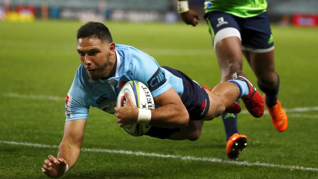 Curtis Rona grabbed a five-pointer against the Highlanders.