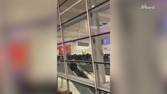 'Chaos' at Adelaide Airport