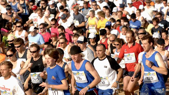 Runners on Long Reef Beach in 2007. Picture: Virginia Young