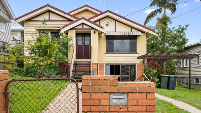 This property at 389 Newmarket Rd, Newmarket, is being auctioned off, with proceeds to go to the RBWH Foundation.