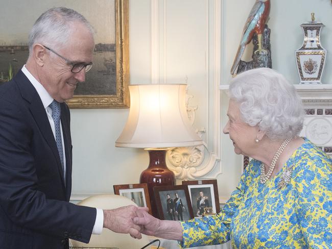 LONDON, ENGLAND - JULY 11:  Queen Elizabeth II meets with the Prime Minister of Australia Malcolm Turnbull during an audience at Buckingham Palace on July 11, 2017 in London, England.  (Photo by Victoria Jones - WPA Pool/Getty Images)