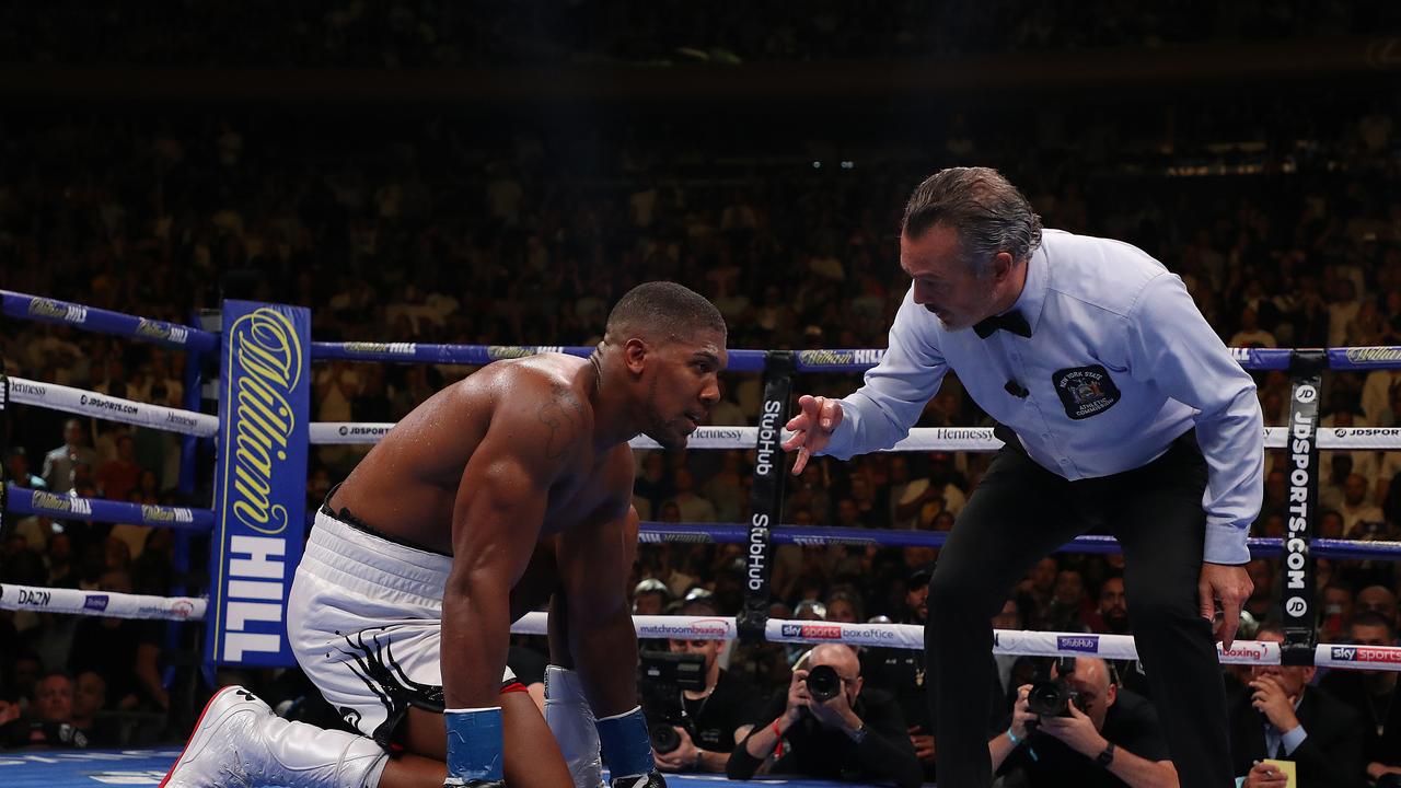 Anthony Joshua defends trainer Rob McCracken after defeat