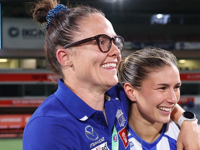 MELBOURNE, AUSTRALIA - NOVEMBER 08: Emma Kearney of the Kangaroos celebrates with teammates after winning the AFLW Qualifying Final match between North Melbourne Kangaroos and Adelaide Crows at Ikon Park, on November 08, 2024, in Melbourne, Australia. (Photo by Daniel Pockett/Getty Images)