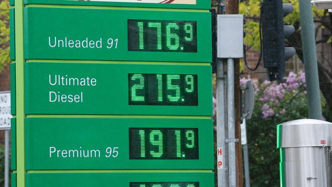 Petrol prices are starting to fall across Sydney. Picture: NCA Newswire / Gaye Gerard.