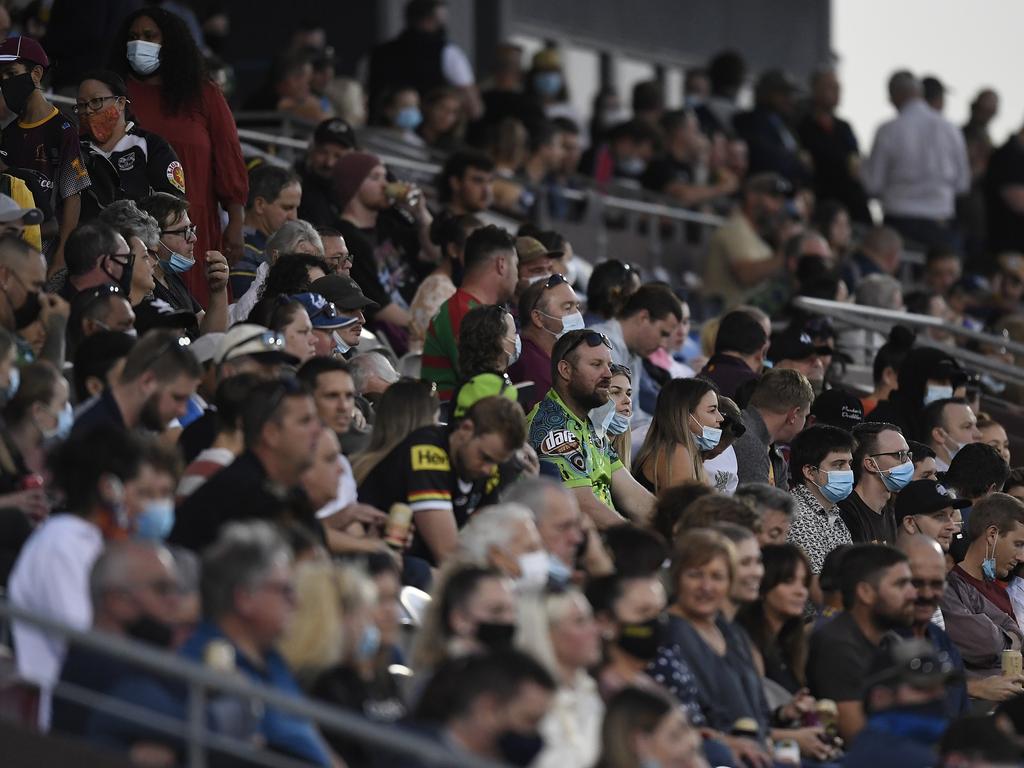 <p>MACKAY, AUSTRALIA - AUGUST 27: A general view of the crowd is seen during the round 24 NRL match between the New Zealand Warriors and the Canberra Raiders at BB Print Stadium, on August 27, 2021, in Mackay, Australia. (Photo by Ian Hitchcock/Getty Images)</p>