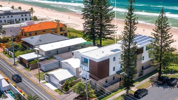 17 Hedges Ave, Mermaid Beach