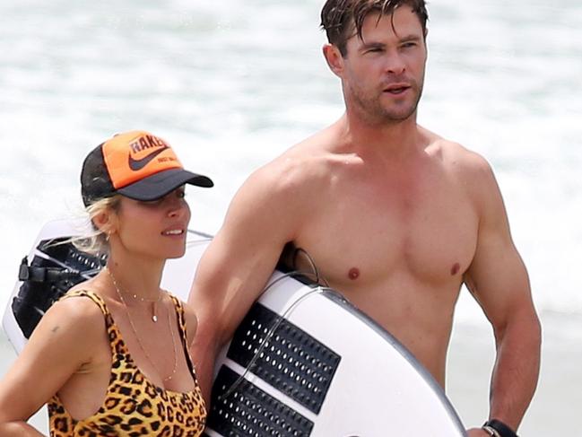 ONE TIME WEB USE ONLY - FEE APPLIES FOR REUSE -  AU_1377232 - ** RIGHTS: ONLY AUSTRALIA, NEW ZEALAND ** Byron Bay, AUSTRALIA  - Chris Hemsworth, Elsa Pataky and their children have a family fun day at the beach in Byron Bay. Chris shows off his ripped body as he surfs with his kids. Elsa flaunts her fit physique in a sultry leopard one piece as she shares some sweet moments with her beau Chris.  Pictured: Chris Hemsworth, Elsa Pataky  BACKGRID Australia 22 OCTOBER 2018   BYLINE MUST READ: KHAPGG / BACKGRID  Phone: + 61 2 8719 0598 Email:  photos@backgrid.com.au