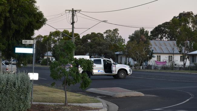 Police shut down streets in Tara during an active shooter situation. Picture: Chloe Cufflin