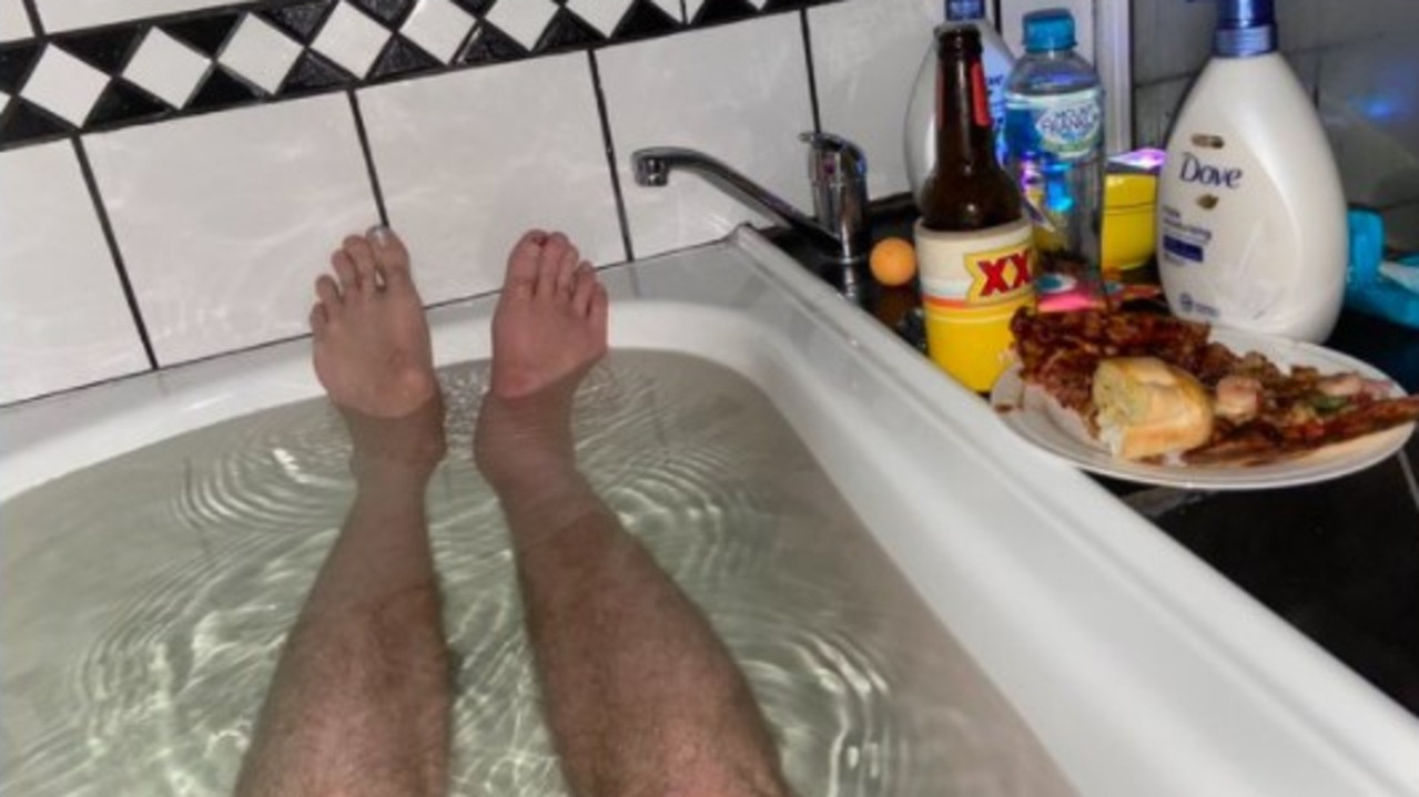 One Twitter poster suggested people enjoy lockdown with beer and pizza in the bath. Picture: Twitter.