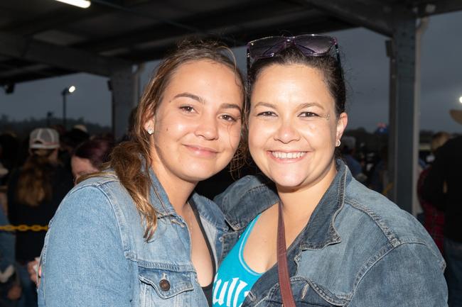 Jess Perry and Miranda Daniel at the PBR Bull Pit Bull Bash at Dittmann Bucking Bulls in Bloomsbury. August 27, 2022. Picture: Michaela Harlow