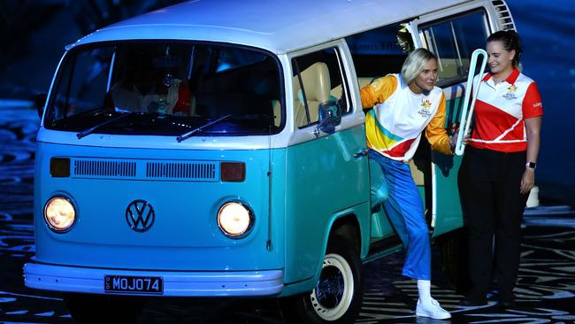 Susie O'Neill delivers The Queen's Baton into the stadium. (Dean Mouhtaropoulos/Getty Images)