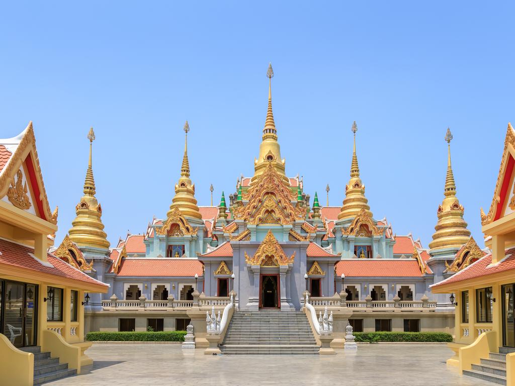 Phra Mahathat Chedi Phakdee Prakat Pagoda, one of the incredible buildings in the province of Prachuap Khiri Khan.