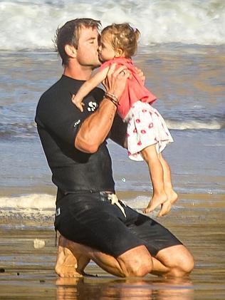 Chirs Hemsworth Shirtless on the Beach